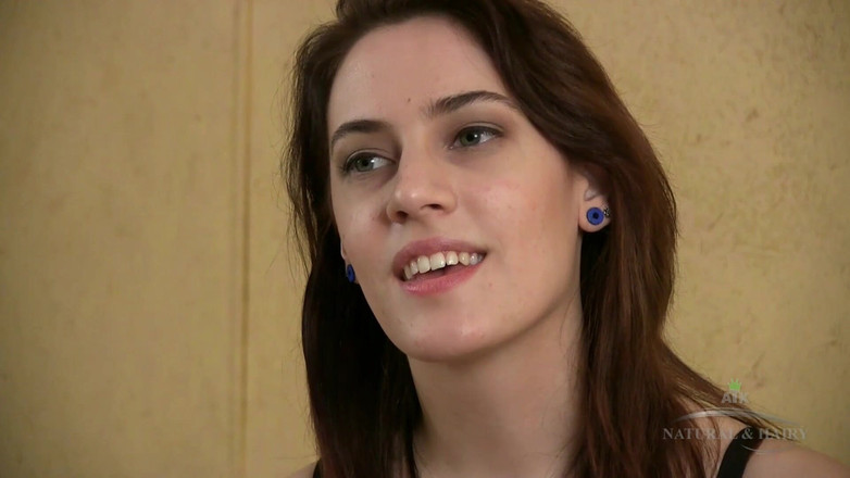 Classic ATK Petites: Молода Аліса дає сексуальне інтерв'ю