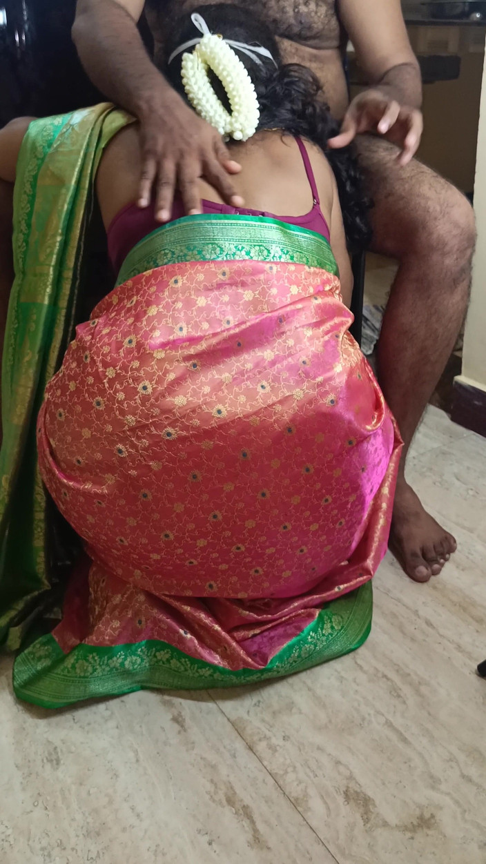 Laxi ammu: Hospodyňka si užívá kouření a šukání ve stoje