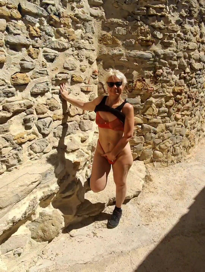 Sofy13: こんにちは、あなたは私と一緒に散歩に来ています