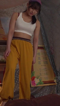 A Massage Girl at a Thai Massage Parlor in Kinshicho, Famous for Its Excessive Closeness, Is Actually Very Weak to Pressure