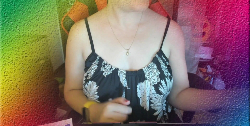 Nicoletta Embassi: Aku didominasi secara verbal dan memberikan semua gajimu bulan ini...