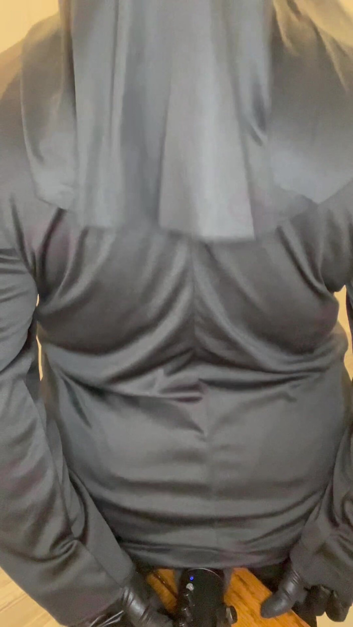 Anye Meshell: Asmr mic ile büyük götlü bir rahibe günah işledi!