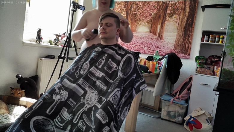 Bigbubskity: Hairdresser Visit with Blow
