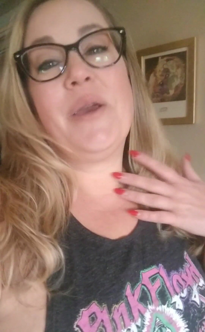 Lily Bay: Sozinho em casa. LilyBay73