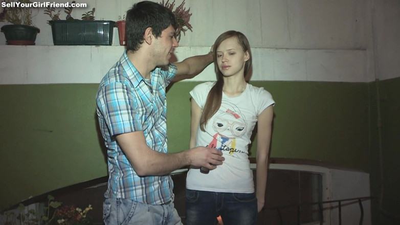 Sell Your GF: Киска подруги приносит деньги