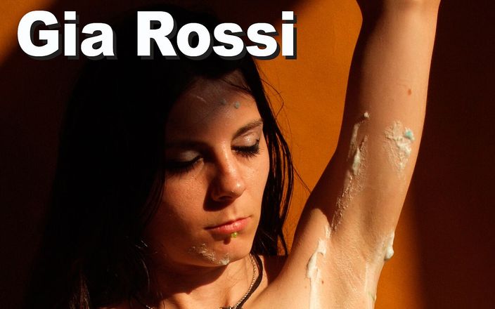Picticon bondage and fetish: Gia Rossi rakar fitta och armhålor