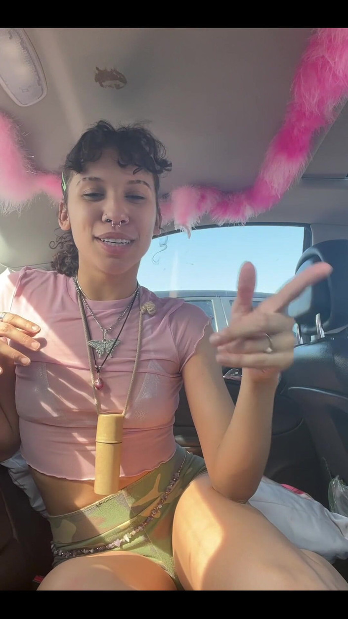 theunholychi: Škádlení v tělocvičně