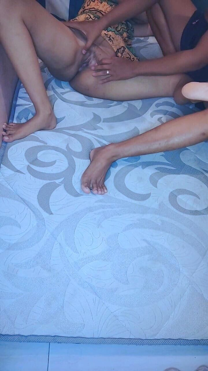 Bella Ivanka: Üvey kız kardeşim yarak bağımlısı