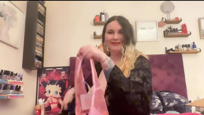 MissFFW: Ffw muestra su nuevo recorrido de lencería, con diferentes poses