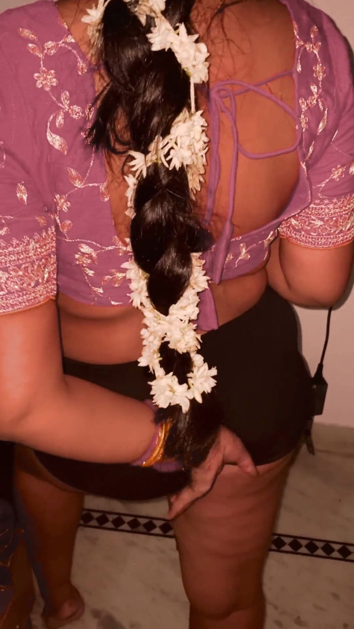 desi_babe1234: Big Ass Curvy Bhabhi Knows How to Ride BBC