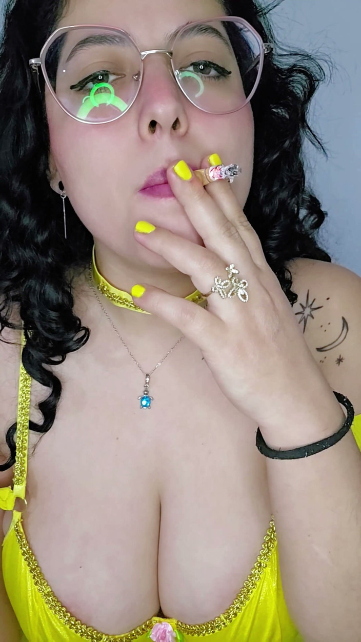 Babyluna939: Eddie queens ft. babyluna939 - prenses belle sigara içme fetişi, sigara...