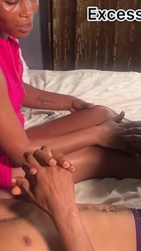 私は彼女の怒りを落ち着かせるために、硬くて甘いペニスを差し出しました