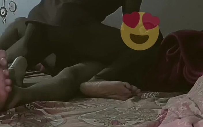 BMsexlove100: Réel, l’ami de son mari baise sa femme desi sexy...