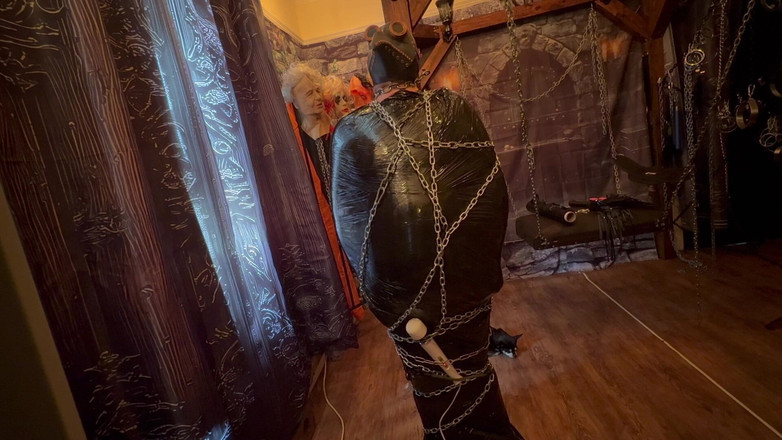 Aaexperiencesltd: Bagian terakhir:- domina satana &amp; cowok berondong dengan rantai dan bungkusan...