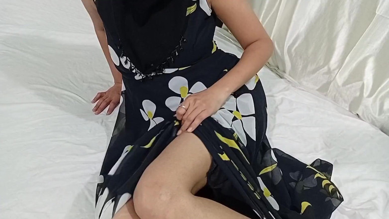 Dearshivani: Hijabi Girl Loves to Suck Cock and Her Juicy Pussy...
