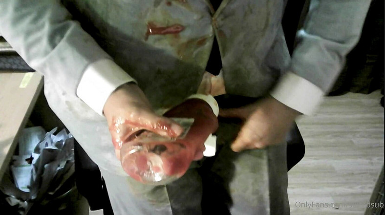 SuitedSub: Gunging setelan beludludlu