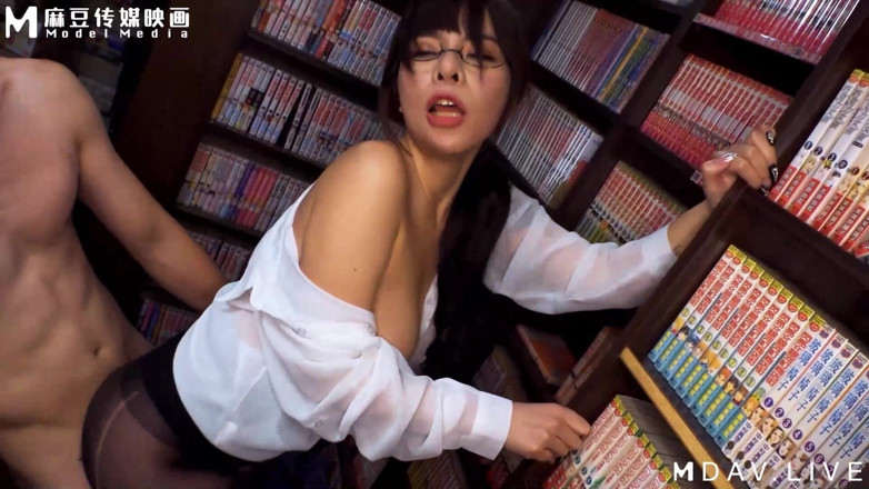 ModelMedia Asia: Seorang wanita ol nafsu yang dipancut dalam manga flesh