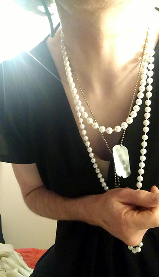 Cindy Belfast: Une trans blonde jouit