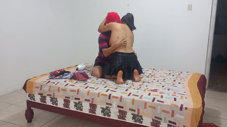 Martin13: मुझे अच्छा लगता है जब मेरे सौतेले भाई का मेरी के अंदर को दुलारता है।