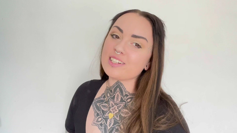 Miss Valentina: Pancutan mani pada muka dewi awak