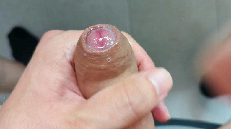 Kinkymah: Tati vorbește murdar în timp ce se masturbează de aproape - Ascultă...