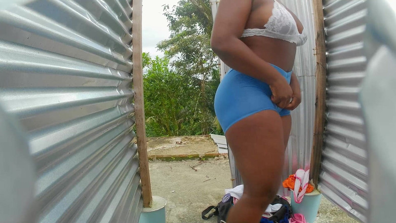 AndreaBellotiStar: Plaj kabininde meraklı kamera şehvetli kalçalı latini ortaya çıkarıyor