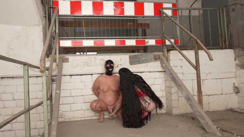 MissAlessaMilano: Human Ashtray and Pissing