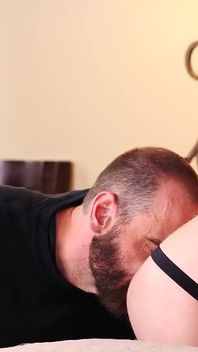 BAREBACKTHATHOLE Hung táta bez sedla tvrdě v kompilaci