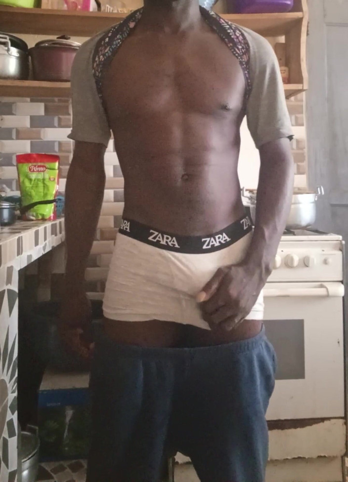 WildFreakBottom: Mi masturbo furiosamente finchè i miei carichi massicce non hanno...