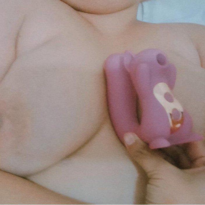 Vaca_chichi: 第一次尝试吸吮器潮吹