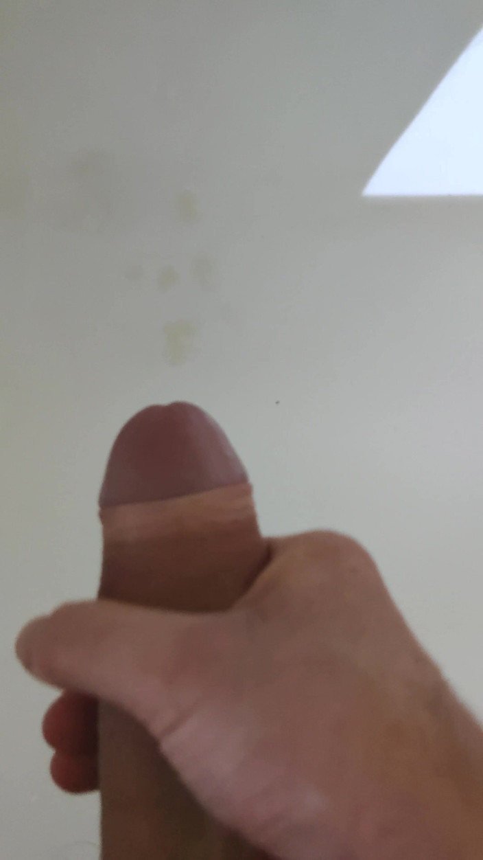 Peanuts_69: Pomeriggio sborra e pipì