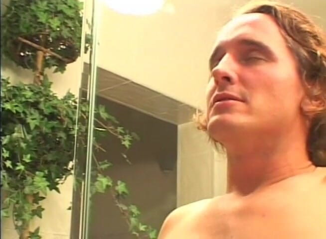 Teens Get it Hard: Sexy brünetter teen im badezimmer gefickt