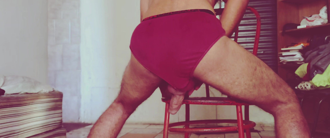 Stink HairyMale: Duduk di kerusi