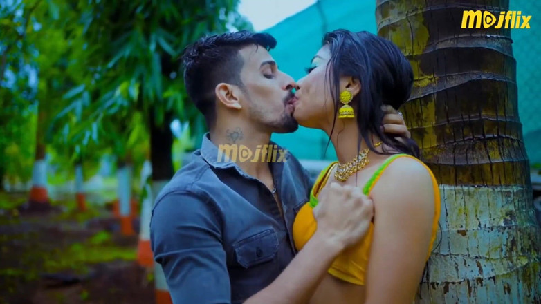 Indiandesi porn film: サビータ・バビは雨季にデジスタイルでファックされました