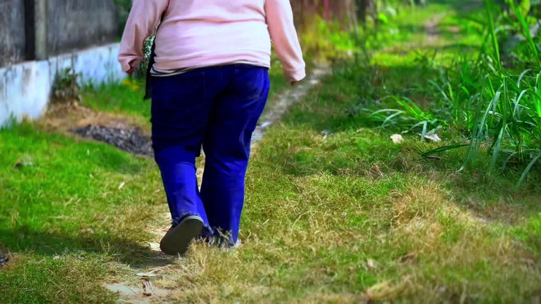 Aria Mia: Arabská bbw sexy vysokoškolačka s velkým zadkem ošukaná spolužákem!