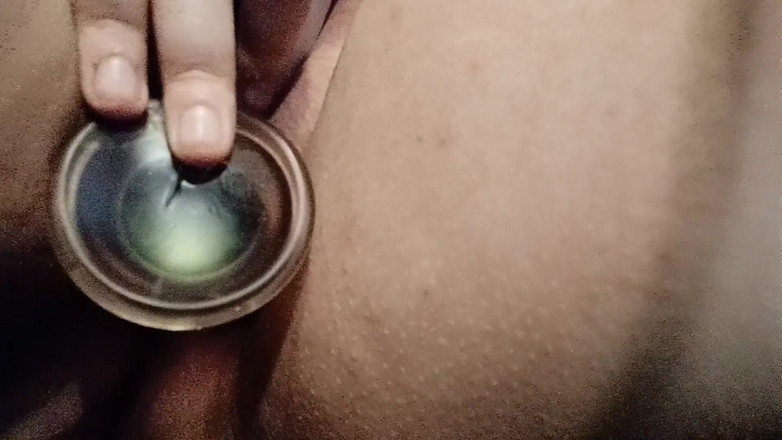Nicky Wills: Big dildo masterbaiting fat pussy