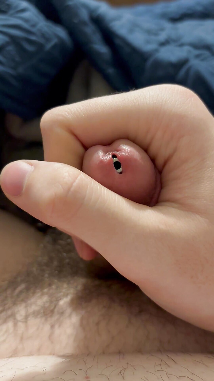 hornytxteen: Sounding e accarezzo il mio cazzo peloso