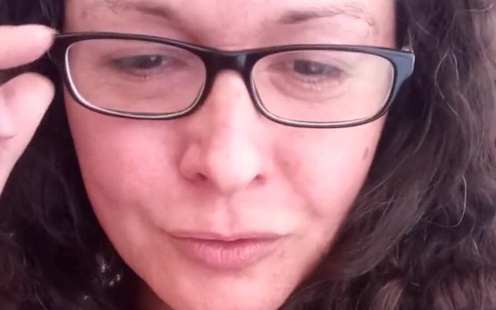 Nikki Montero: Early Cumshot with My Black Glasses