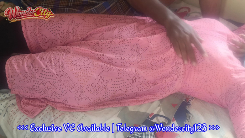 Pushpa studio: 主婦ピンク・チュディがベッドで熱くセックスする