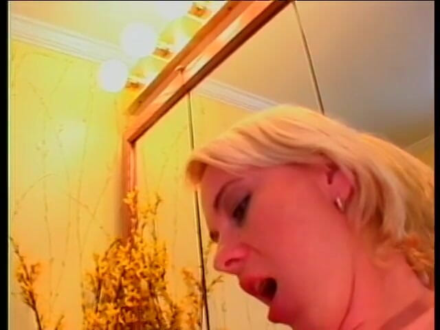 Girl on Girl: Hot blonde on the bathroom with legs spread wide has...