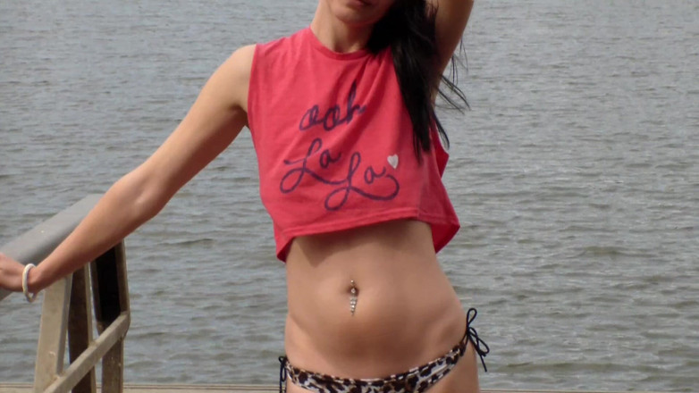 Spaingirl Natalie: Chill bên hồ