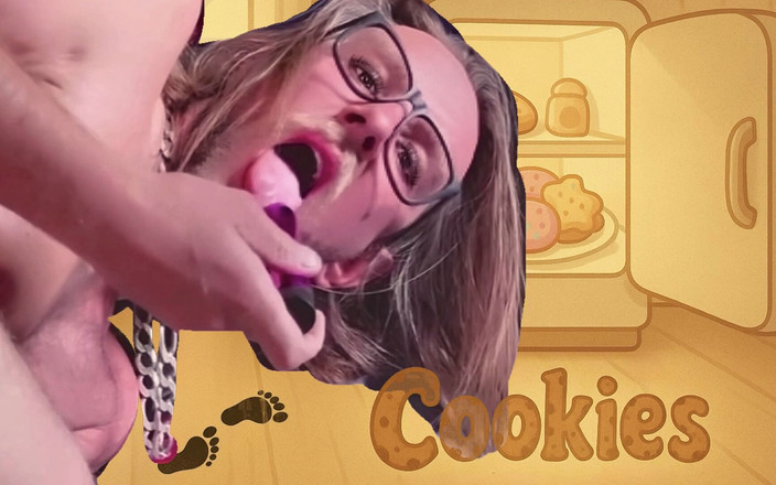 Cookies: Götünde vibratörlü bu trans hatun komşuların onu duyabildiği büyük bir...