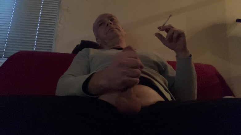 Alex Igogo: Merokok dan melancap