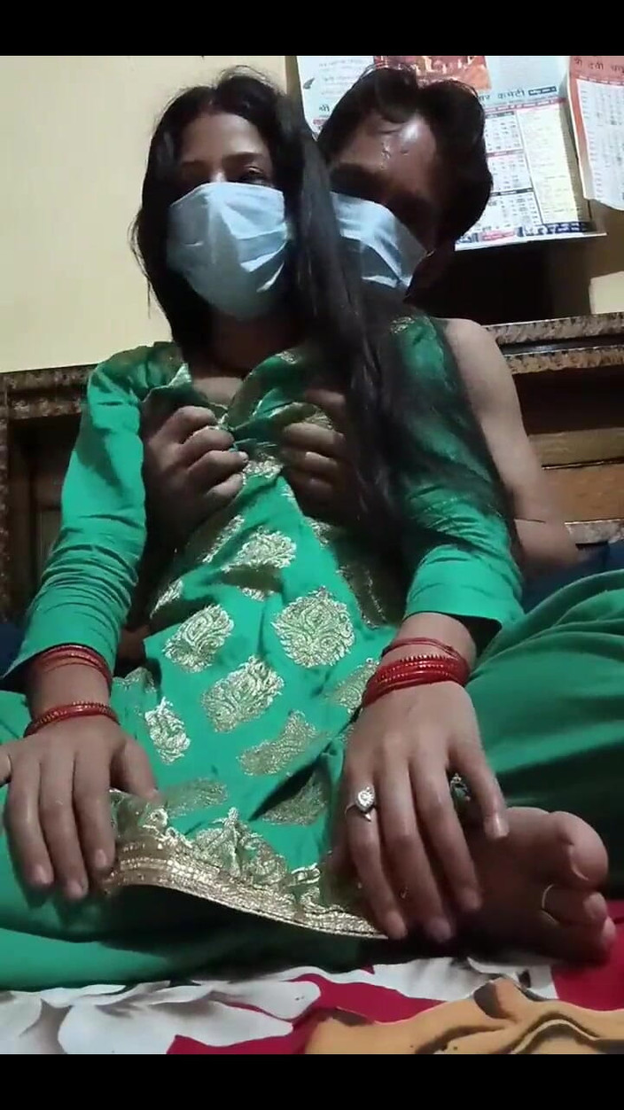 sashaa: Indiana mamas pressionadas duro e chupadas por Devar