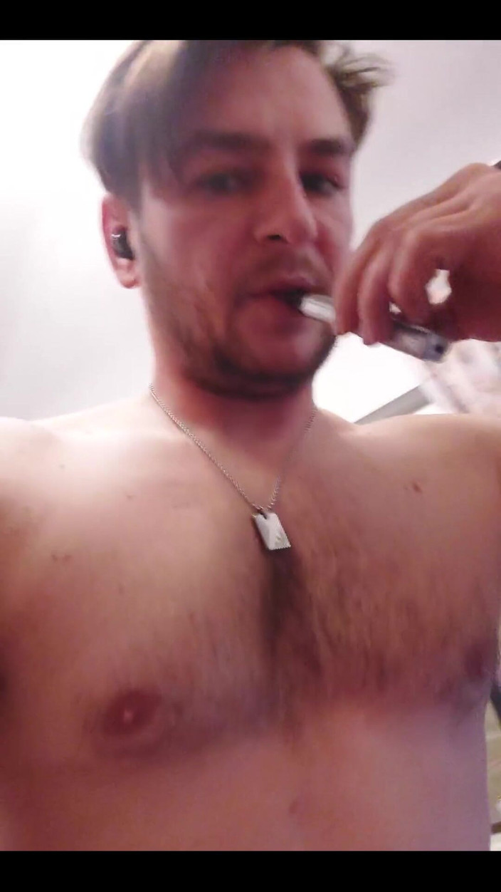 Michael Ragnar: Jag vaknade kåt för att göra den här videon, jag...