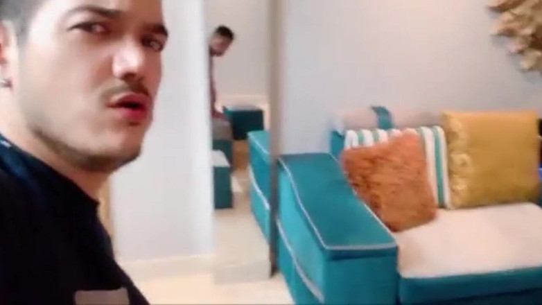 The Substance: Buổi hẹn hò Grindr của tôi mang lại cho tôi...