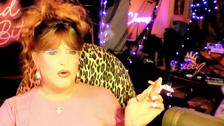 FemmeCheri120: Puffing op Newport 100