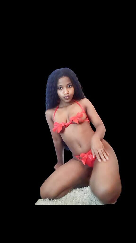 Delicious open butt: Cewek seksi lagi olahraga dengan baju seksi