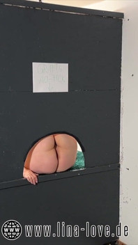 Mega Squirt V Gloryhole! Šuká Cizincem Na Creampie!