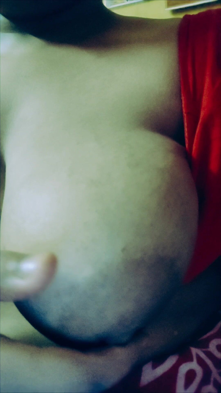 Aalisha__25: ホットなおっぱい